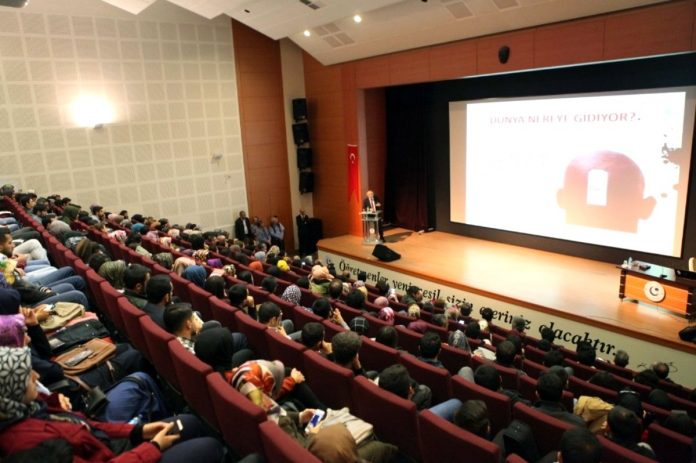 degisen-dunya-ve-genclik-konulu-konferans-yap-12648118_amp